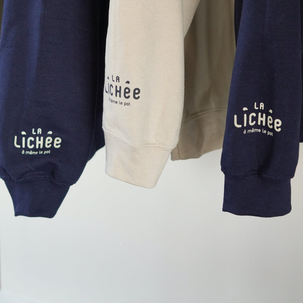 Manches chandails avec logos La Lichée. Bleu marin et Crème.